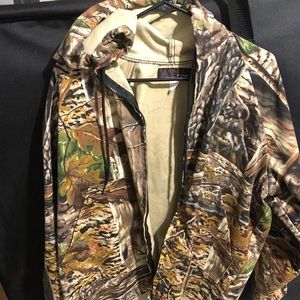 BACKLAND Outdoors Full Benefit camo hunting jacket.  Mens M